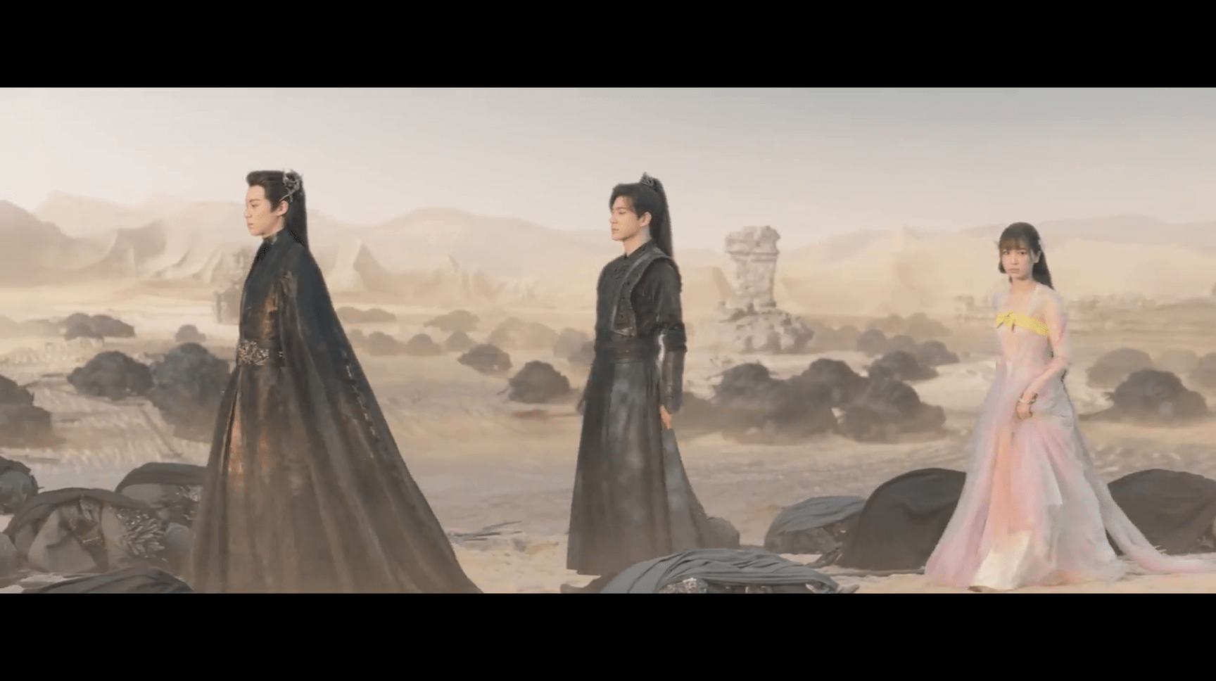 Shang Que played by Lin Bai Rui with Orchid played by Yu Shu Xin and Dongfang Qing Cang played by Wang He Di in episode 10 of Love Between Fairy and Devil