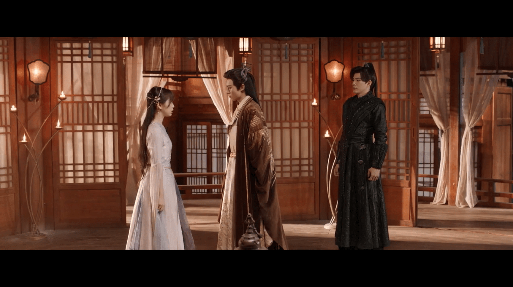 Shang Que played by Lin Bai Rui with Orchid played by Yu Shu Xin and Dongfang Qing Cang played by Wang He Di in episode 14 of Love Between Fairy and Devil