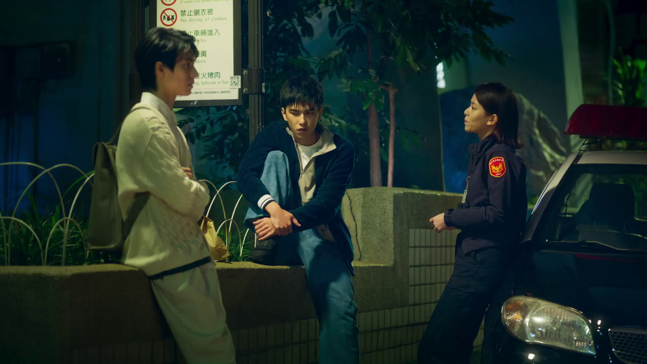 Tseng Jing Hua as Pu Yi Yong, Peng Cian You as Cao Guang Yan and Vivian Sung as Chen Chu Ying in episode 9 of Oh No! Here Comes Trouble
